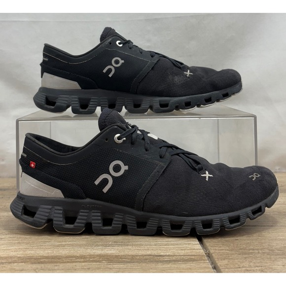 On Running Cloud X Black Athletic Running Shoes Mens Size 8.5 - Picture 1 of 10